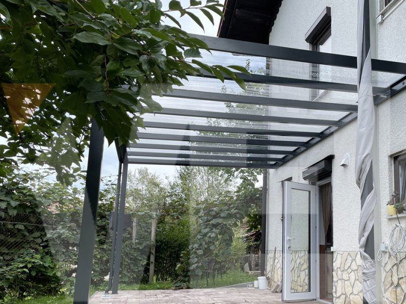 Stekleni nadstreški