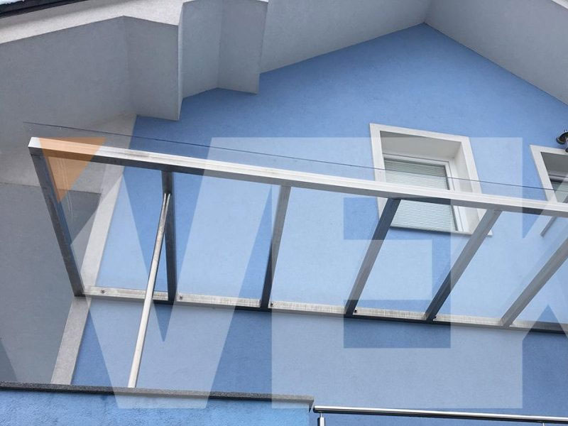 Stekleni nadstreški